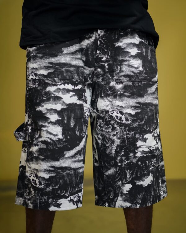 WhatsApp Image 2026-10-08 at 05.10.17 Black & White Abstract Camo Baggy Cargo Shorts – Urban Streetwear
